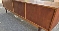 Enfilade scandinave en teck. 1950