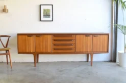 Enfilade Sequence par Younger 213 cm