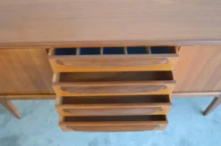 Enfilade Sequence par Younger 213 cm