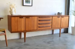 Enfilade Sequence par Younger 213 cm