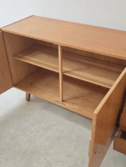 Enfilade tout bois U460 par Jiri Jiroutek pour Interier Praha