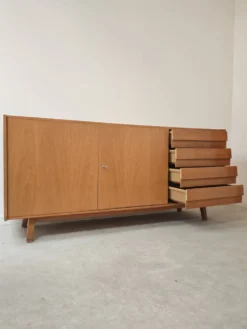 Enfilade tout bois U460 par Jiri Jiroutek pour Interier Praha