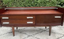 Enfilade tv en teck des années 60-70
