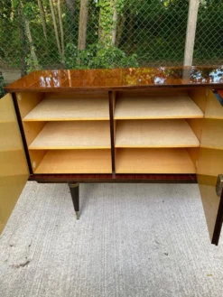 Enfilade vintage années 50/60 style italien Vernis brillant & pieds compas