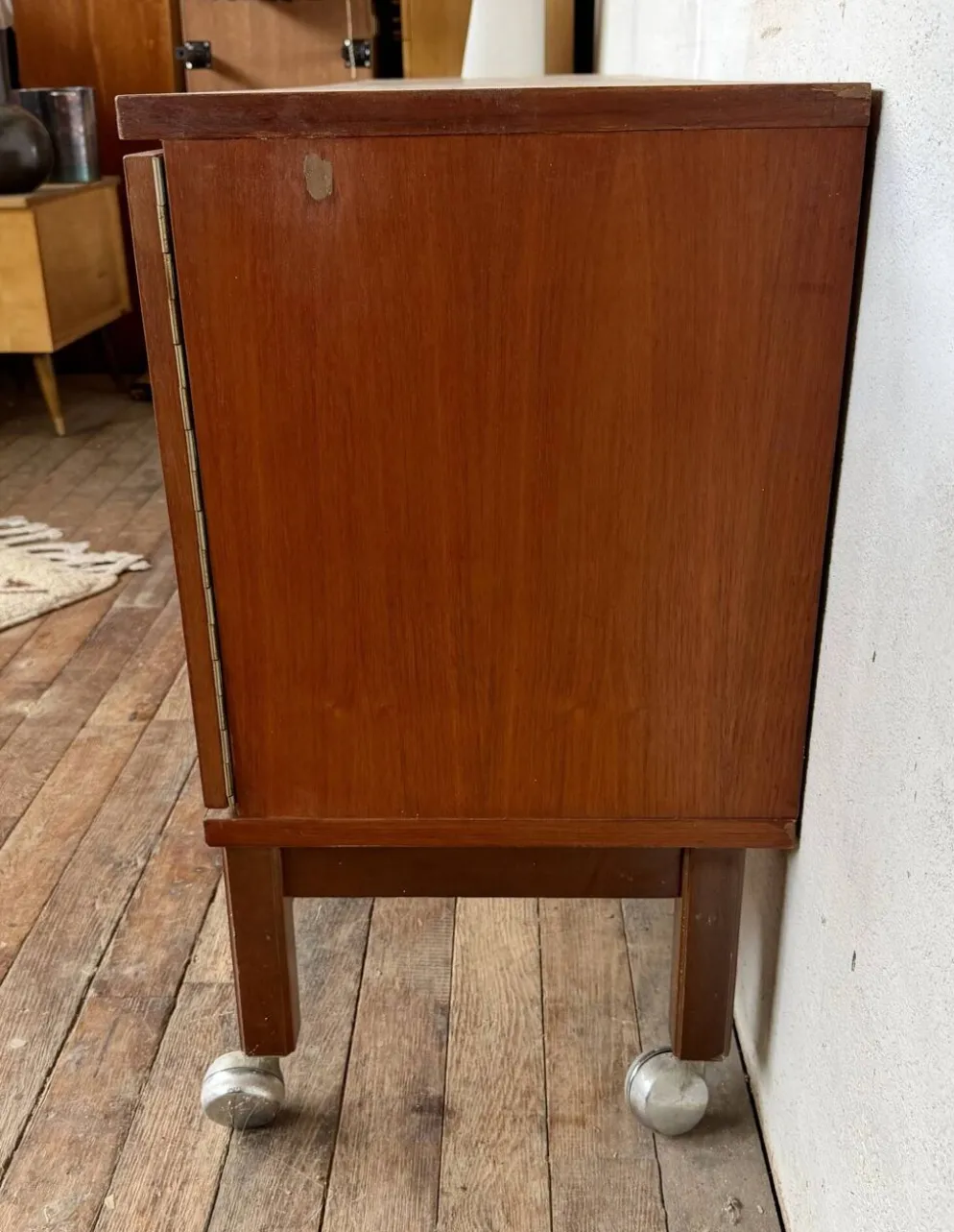 ✨ Enfilade vintage en bois – 3 tiroirs, 2 portes – Mobilier rétro ✨