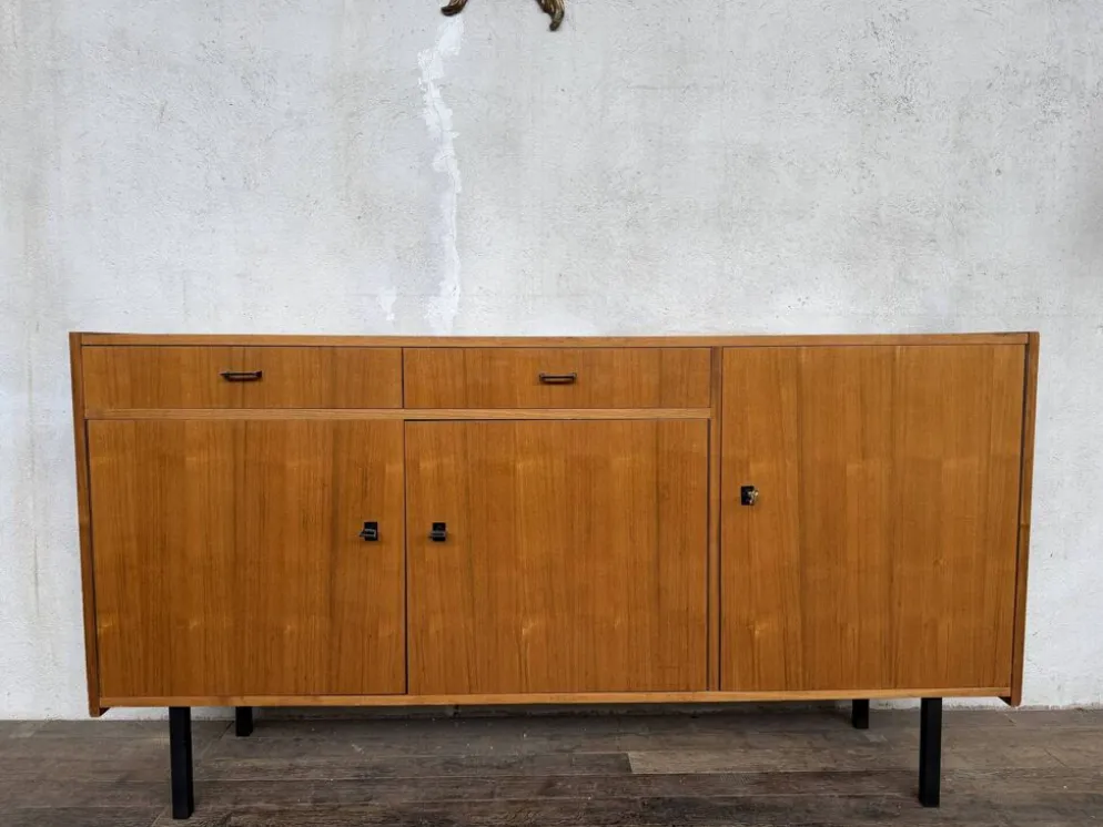 Enfilade vintage look scandinave pieds metal