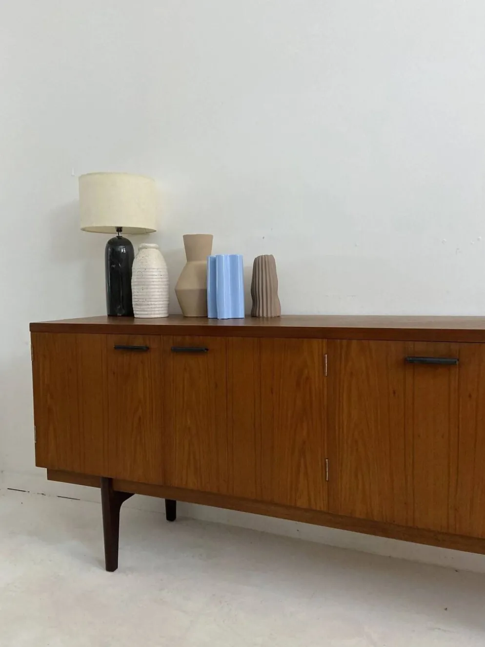 Enfilade vintage Uniflex scandinave en teck – années 60
