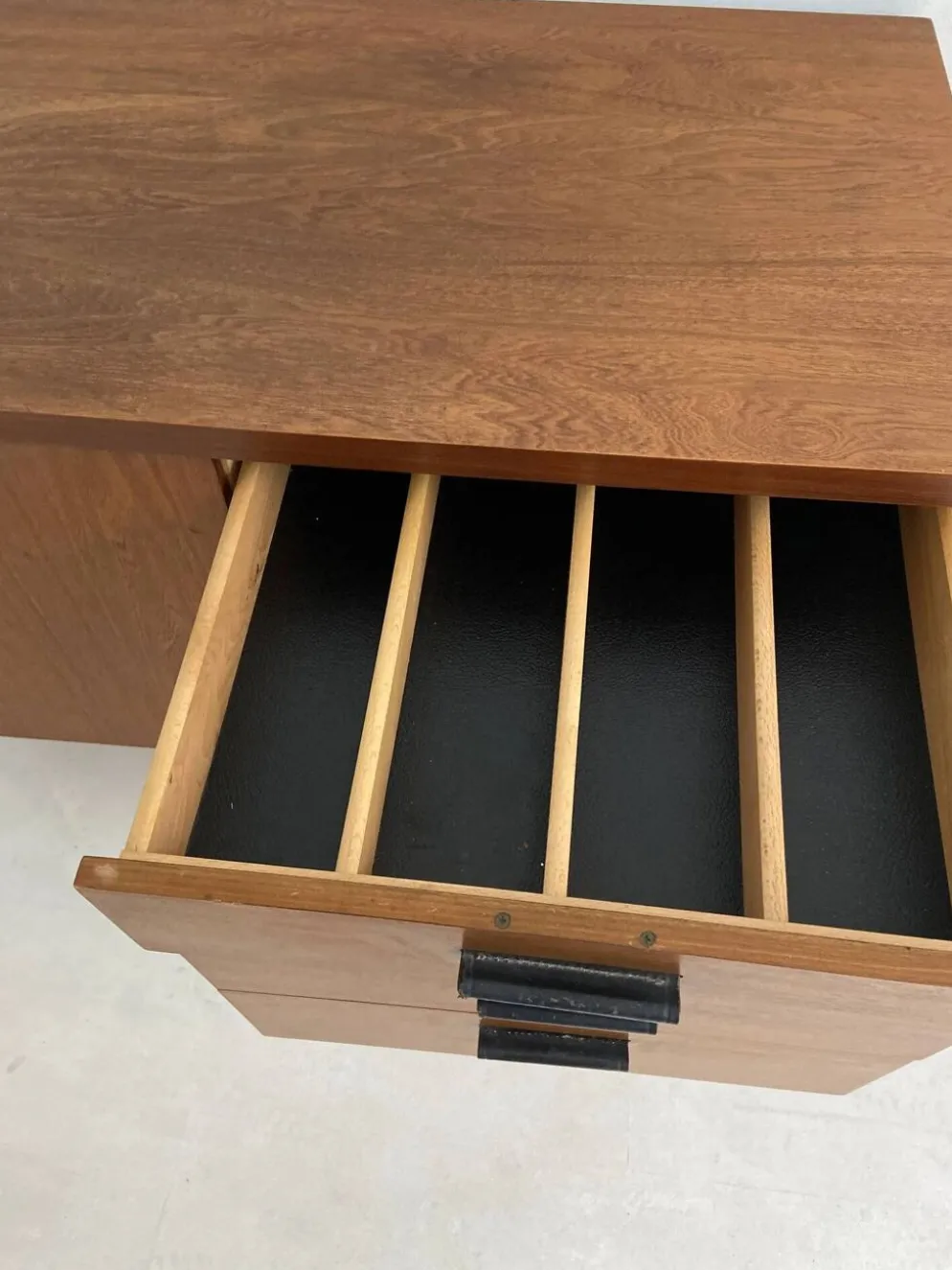 Enfilade vintage Uniflex scandinave en teck – années 60
