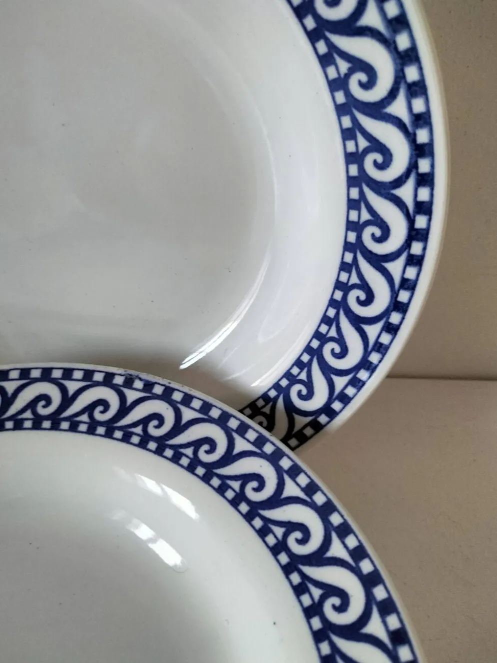 Ensemble 4 assiettes creuses vintage bleu marine
