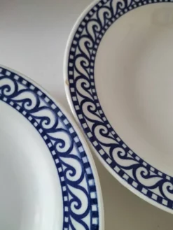 Ensemble 4 assiettes creuses vintage bleu marine