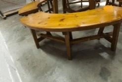 Ensemble brutaliste table ronde 113cm et ses 4 tabourets arrondis 1960