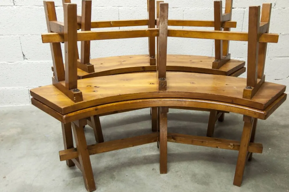 Ensemble brutaliste table ronde 113cm et ses 4 tabourets arrondis 1960