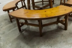Ensemble brutaliste table ronde 113cm et ses 4 tabourets arrondis 1960
