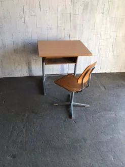 Ensemble bureau et chaise d'école Embru 1960s en bois marron et métal gris — set de 2