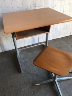 Ensemble bureau et chaise d'école Embru 1960s en bois marron et métal gris — set de 2