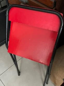 Ensemble bureau et chaise enfant rouge vintage