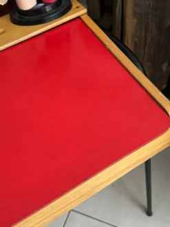 Ensemble bureau et chaise enfant rouge vintage
