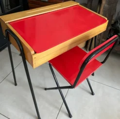 Ensemble bureau et chaise enfant rouge vintage