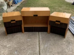 Ensemble coiffeuse et 2 tables de chevet mid-century marron et noir en laque