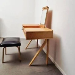 Ensemble coiffeuse et tabouret de style moderne hollandais en contreplaqué de bouleau, conçu par Cees Braakman pour Pastoe, 1951