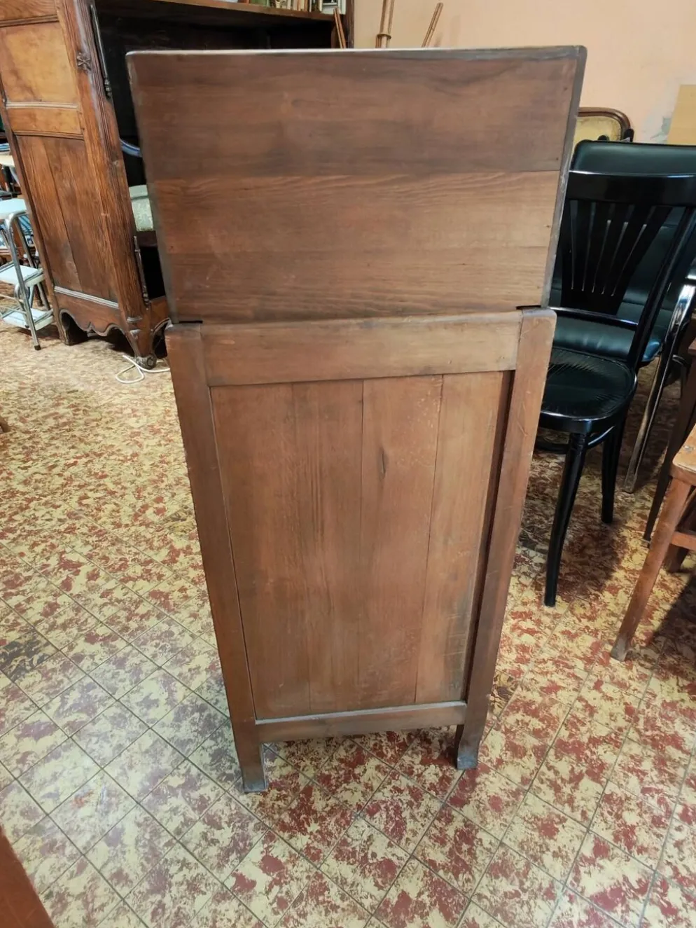 Ensemble composé de petit bureau scriban et sa chaise ancienne