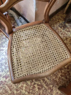 Ensemble composé de petit bureau scriban et sa chaise ancienne