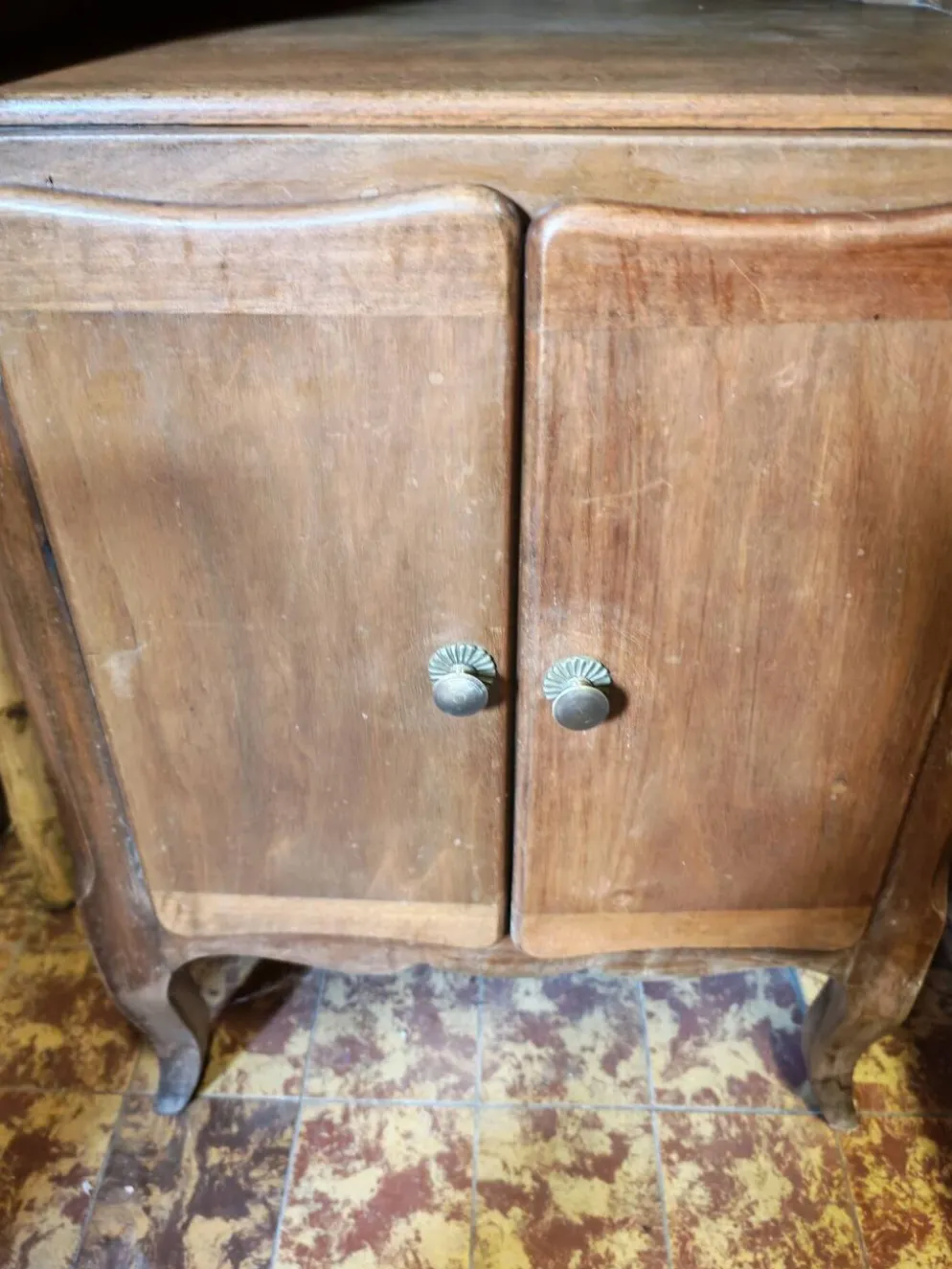 Ensemble composé de petit bureau scriban et sa chaise ancienne