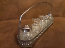 Ensemble condiments vintage