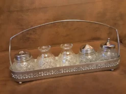 Ensemble condiments vintage