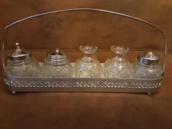 Ensemble condiments vintage