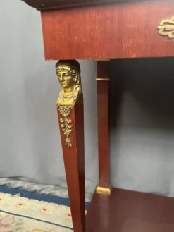 Ensemble console et miroir de style Empire.