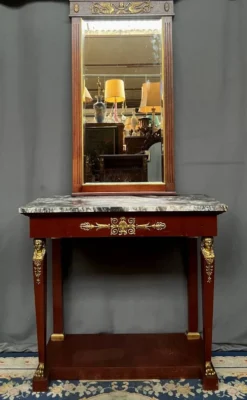 Ensemble console et miroir de style Empire.