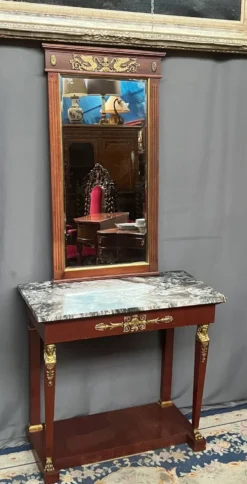 Ensemble console et miroir de style Empire.