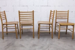 Ensemble Danois table transformable 114 cm /154 + 4 chaises moderniste 1970
