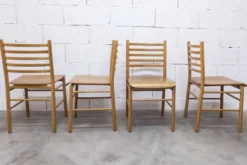 Ensemble Danois table transformable 114 cm /154 + 4 chaises moderniste 1970