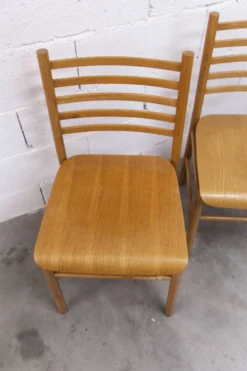 Ensemble Danois table transformable 114 cm /154 + 4 chaises moderniste 1970