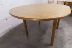 Ensemble Danois table transformable 114 cm /154 + 4 chaises moderniste 1970