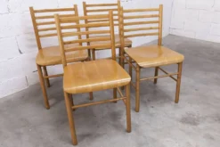 Ensemble Danois table transformable 114 cm /154 + 4 chaises moderniste 1970