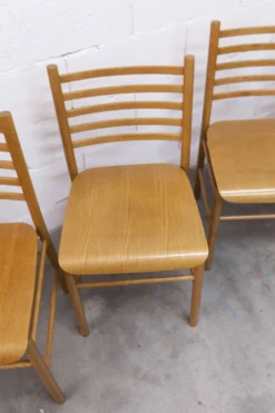 Ensemble Danois table transformable 114 cm /154 + 4 chaises moderniste 1970