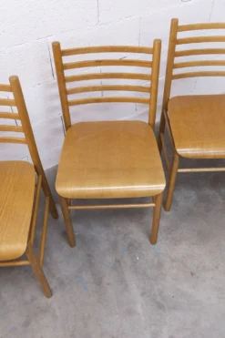 Ensemble Danois table transformable 114 cm /154 + 4 chaises moderniste 1970