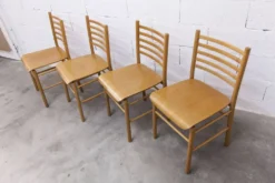 Ensemble Danois table transformable 114 cm /154 + 4 chaises moderniste 1970