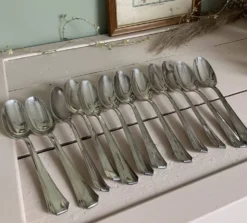 Ensemble de 12 anciennes cuillères à soupe Arr déco Argental