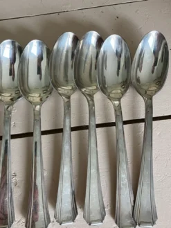 Ensemble de 12 anciennes cuillères à soupe Arr déco Argental