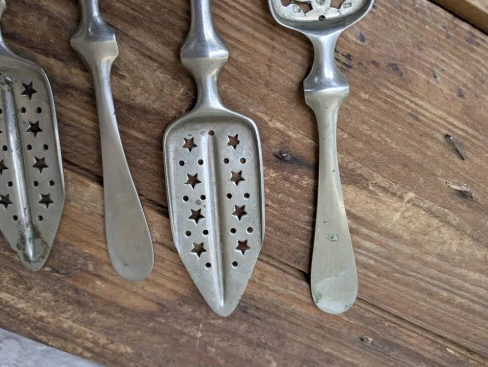 Ensemble de 6 anciennes cuillères à absinthe Combault