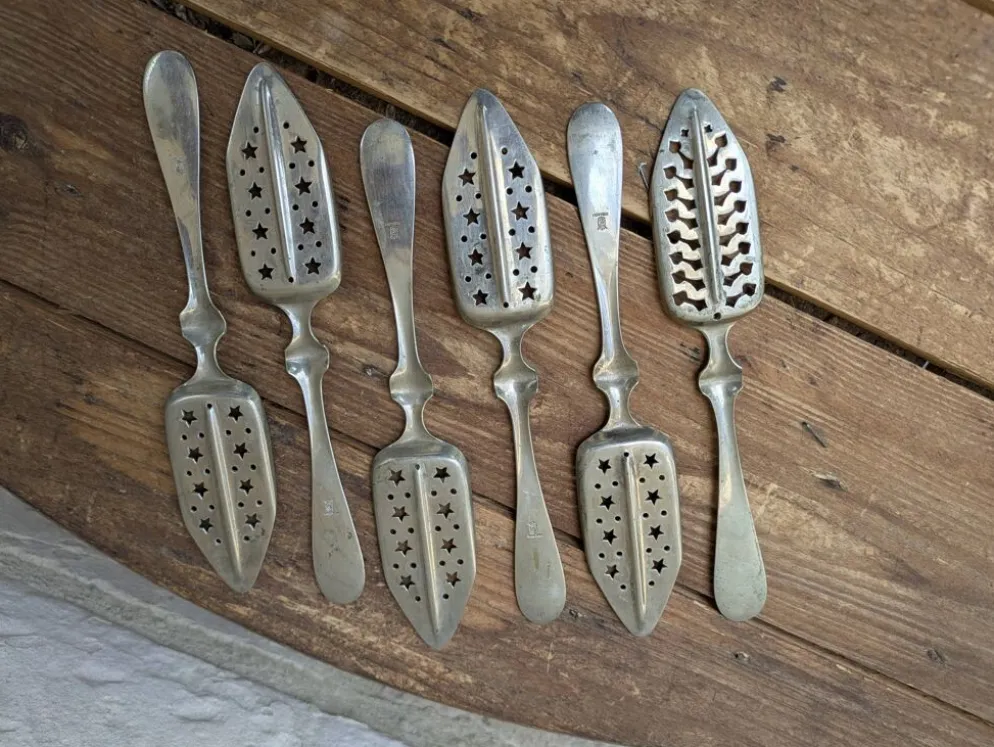 Ensemble de 6 anciennes cuillères à absinthe Combault