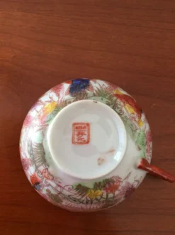 Ensemble de 8 anciennes tasses porcelaine fine japon et 2 sous tasses