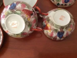 Ensemble de 8 anciennes tasses porcelaine fine japon et 2 sous tasses