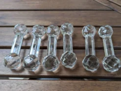 Ensemble de 6 anciens porte-couteaux en verre ou cristal à pointes de diamant
