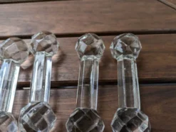 Ensemble de 6 anciens porte-couteaux en verre ou cristal à pointes de diamant