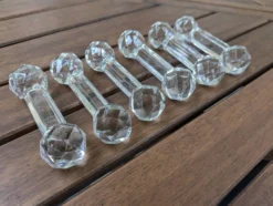 Ensemble de 6 anciens porte-couteaux en verre ou cristal à pointes de diamant